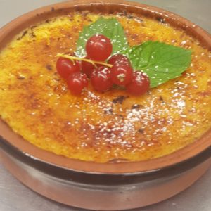 „Creme Brûlée a la Indochine“ mit Mango, Kokosmilch